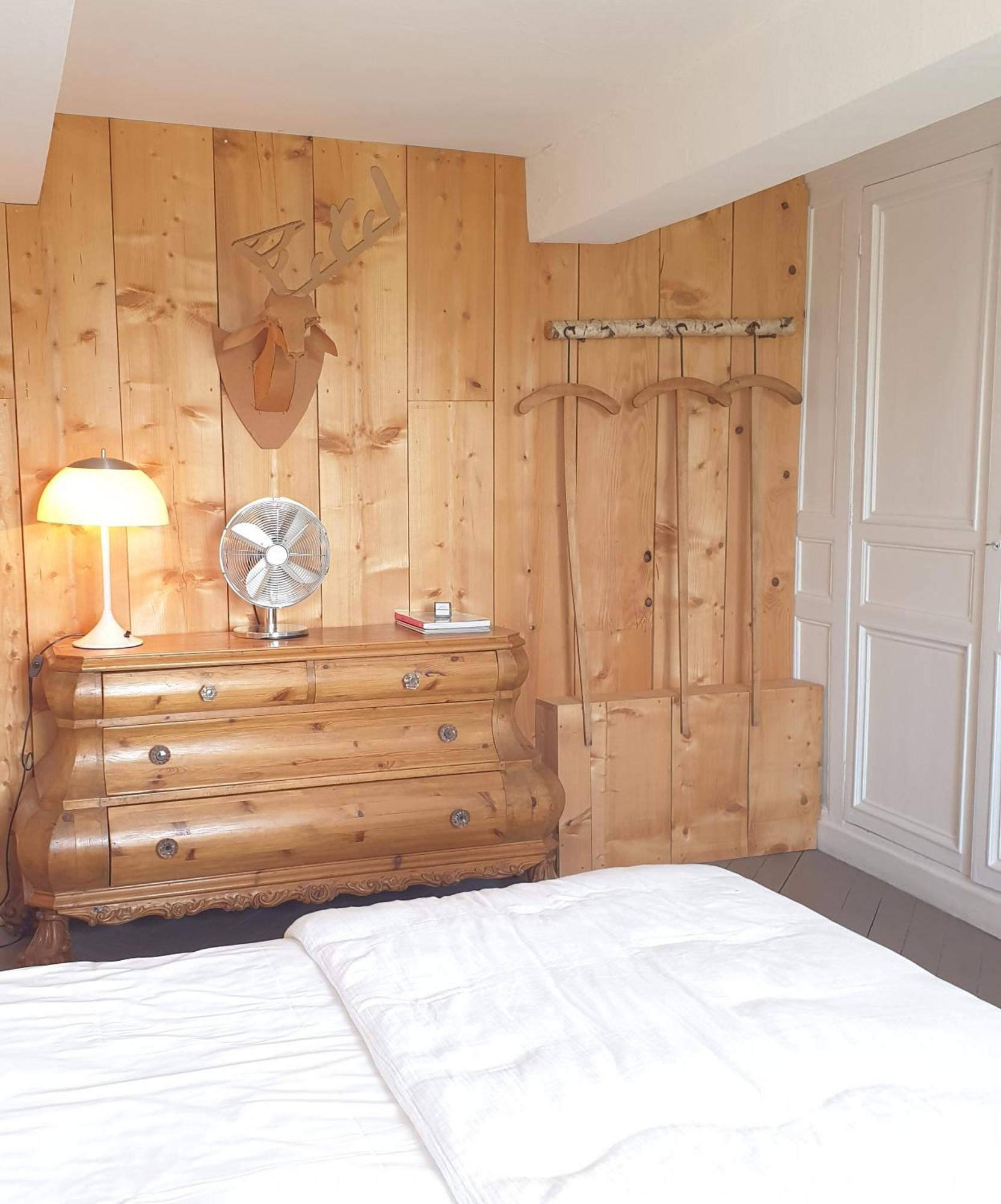 Par Hasard Ou Pas Bed & Breakfast Saint-Martin-aux-Chartrains Exterior foto