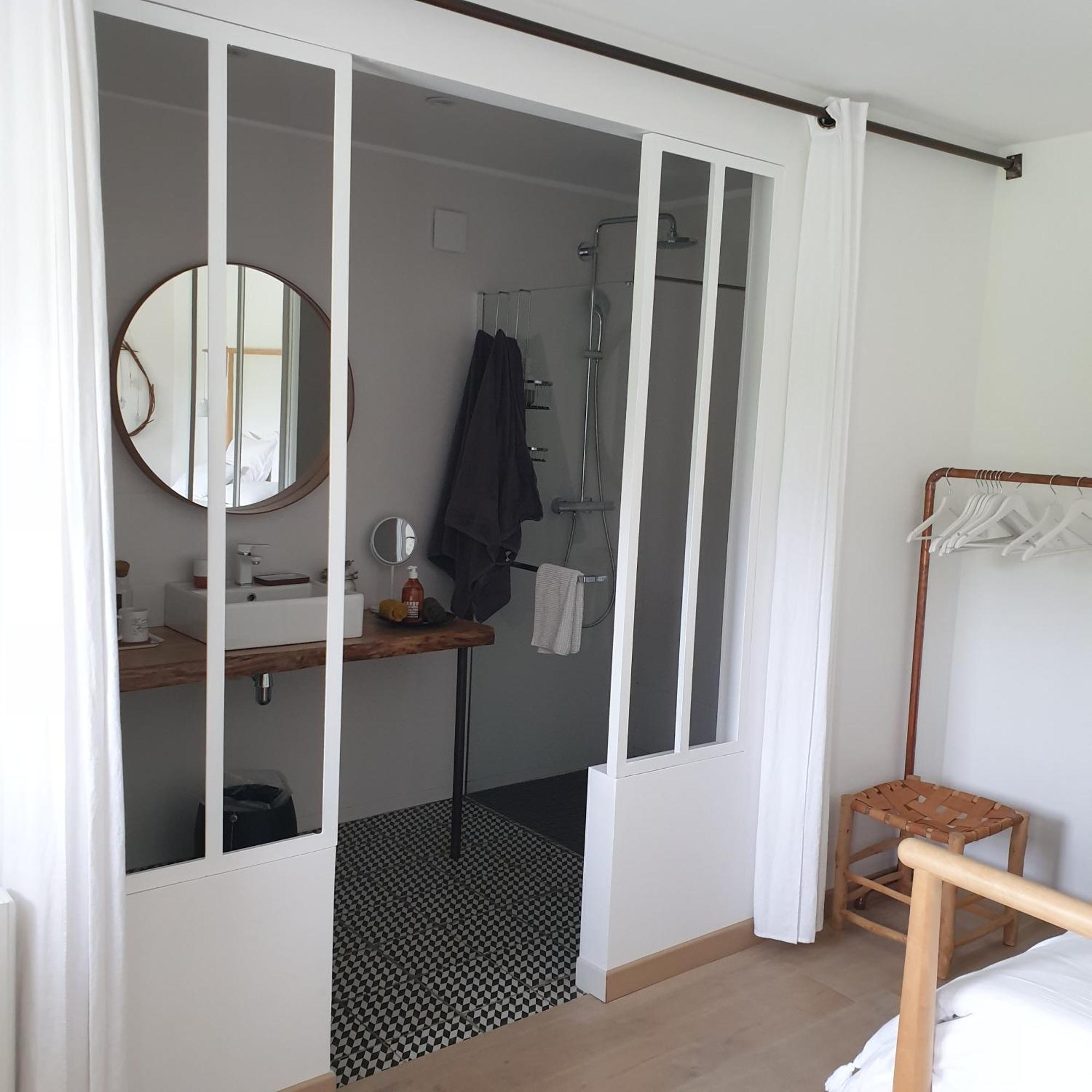 Par Hasard Ou Pas Bed & Breakfast Saint-Martin-aux-Chartrains Exterior foto