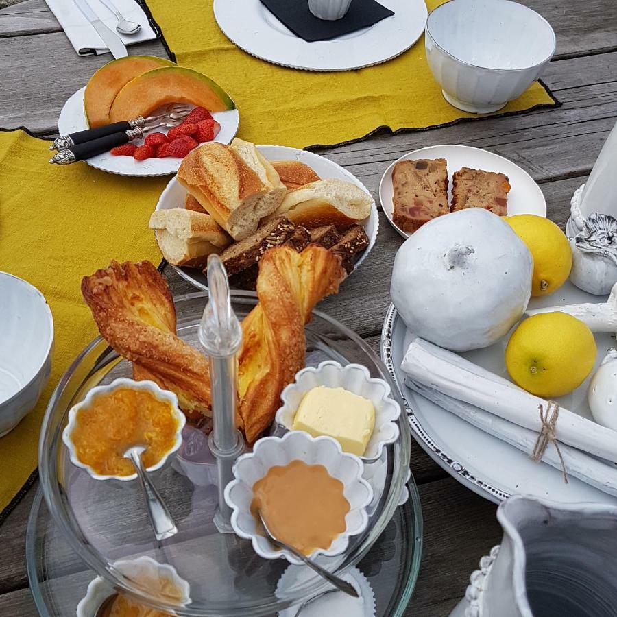 Par Hasard Ou Pas Bed & Breakfast Saint-Martin-aux-Chartrains Exterior foto