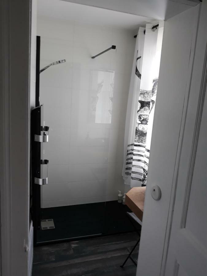 Par Hasard Ou Pas Bed & Breakfast Saint-Martin-aux-Chartrains Exterior foto